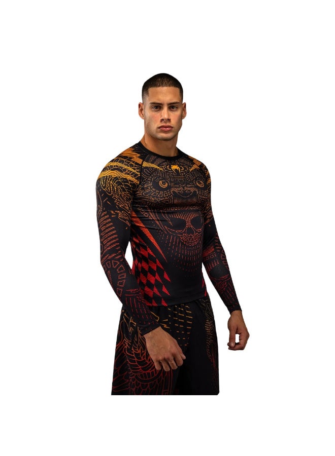 VENUM قميص راشغارد طويل الأكمام من فينوم كويتزال فيوري باللون الأسود/الأحمر القوي/البرتقالي - Image 2